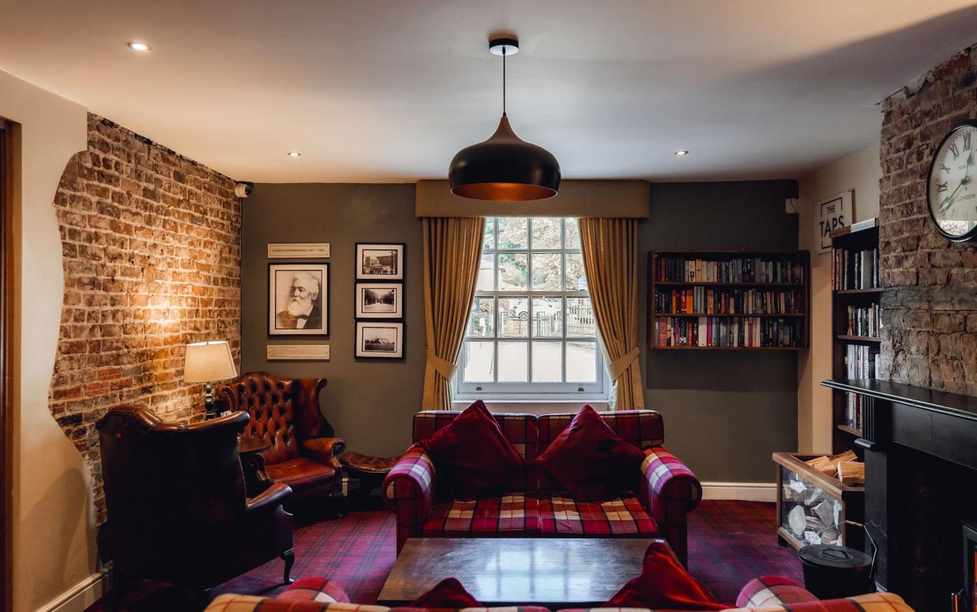 The Kirkfield Hotel Newton-le-Willows Buitenkant foto