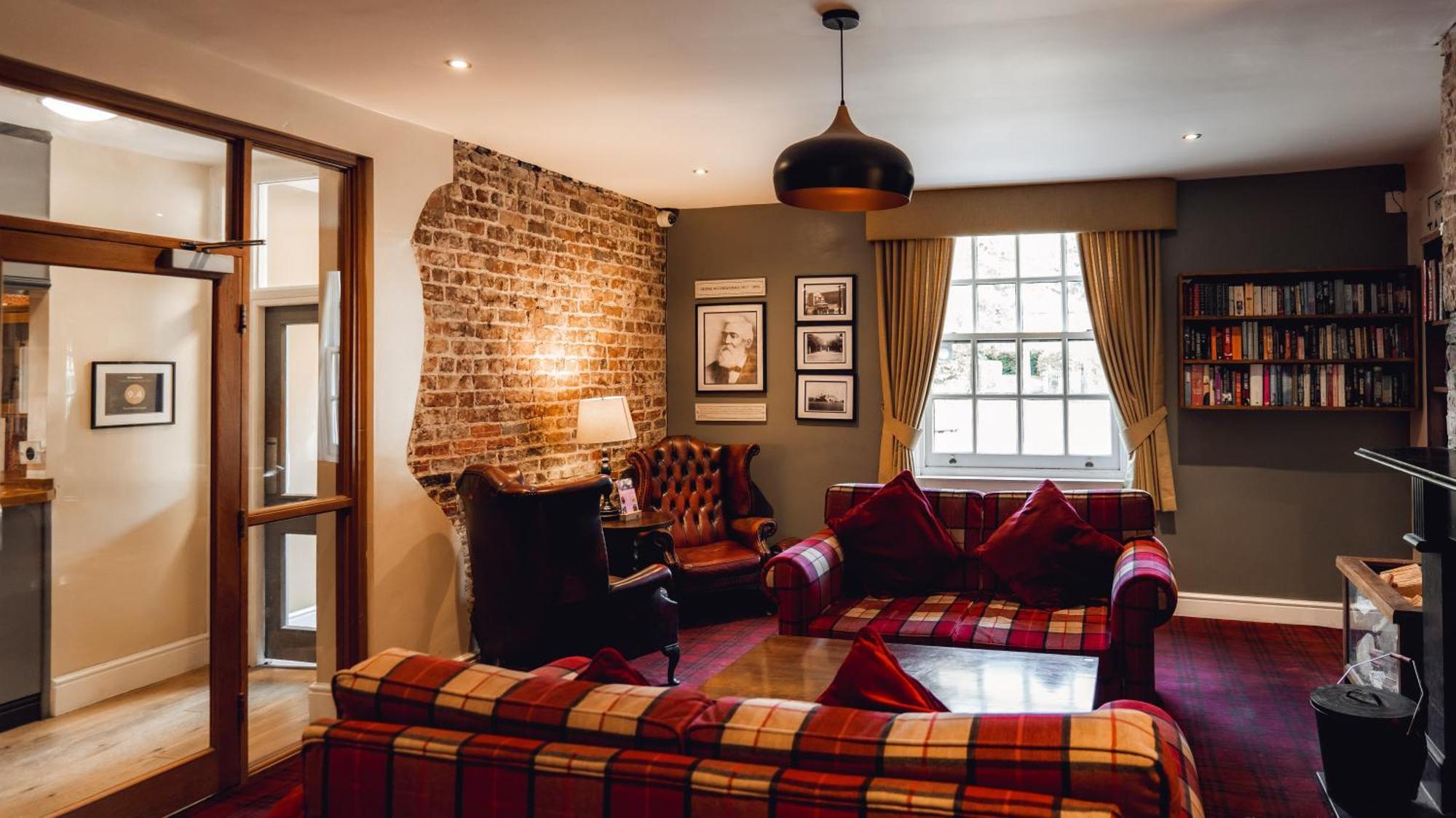 The Kirkfield Hotel Newton-le-Willows Buitenkant foto